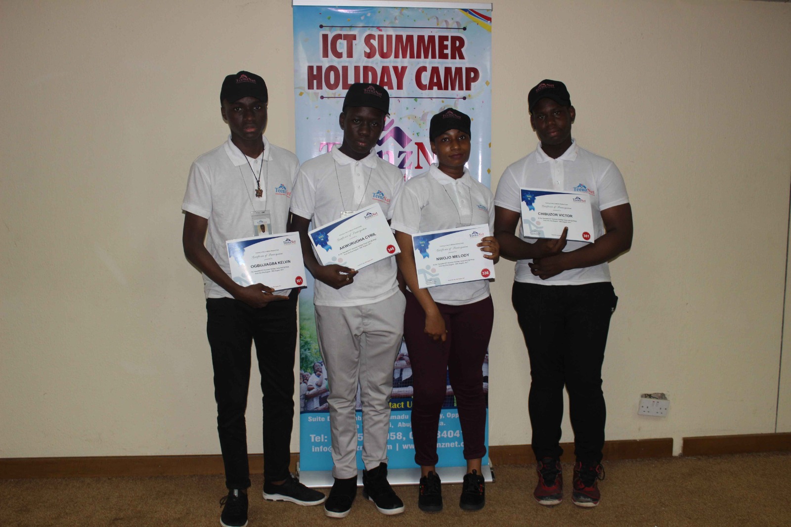 Students at a TeenzNet workshop